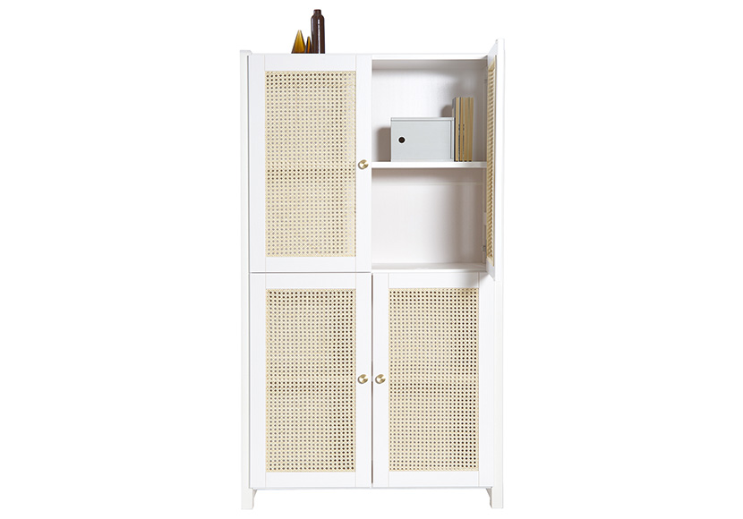 Kaappi neljällä rottinkiovella