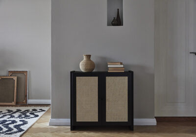 Pieni senkki rottinkiovilla