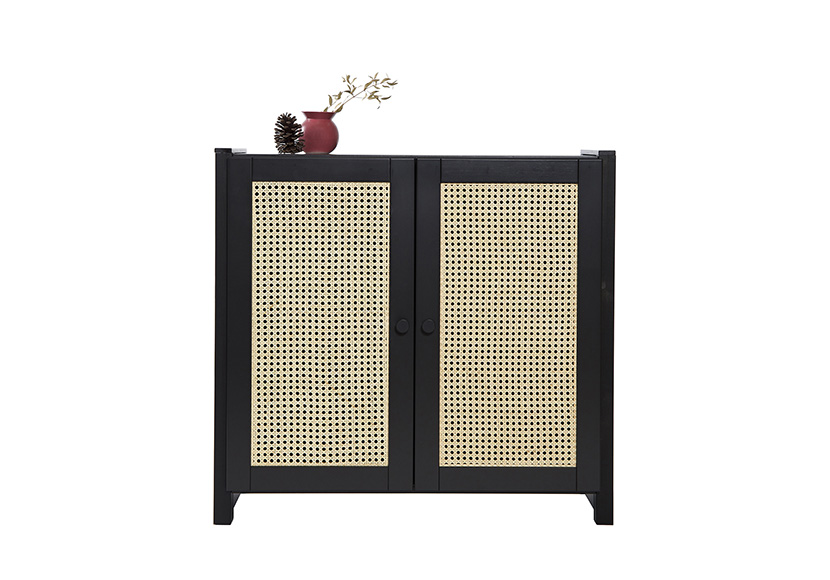 Pieni senkki rottinkiovilla