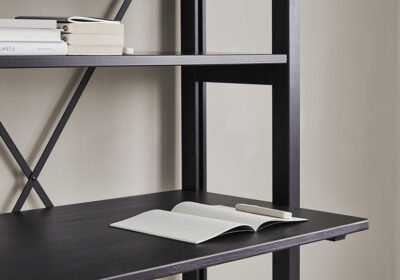 Classic työpiste ulkonevalla tasolla