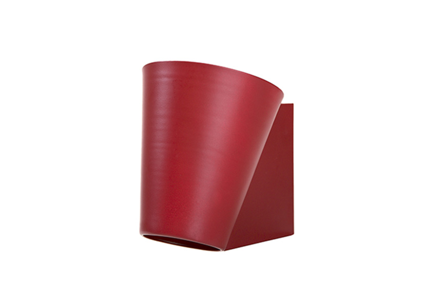 Liekki-seinävalaisin, punaruskea