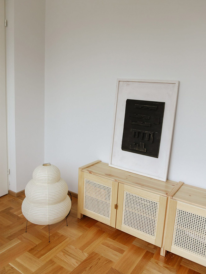 TV-taso rottinkiovilla, luonnonvärinen