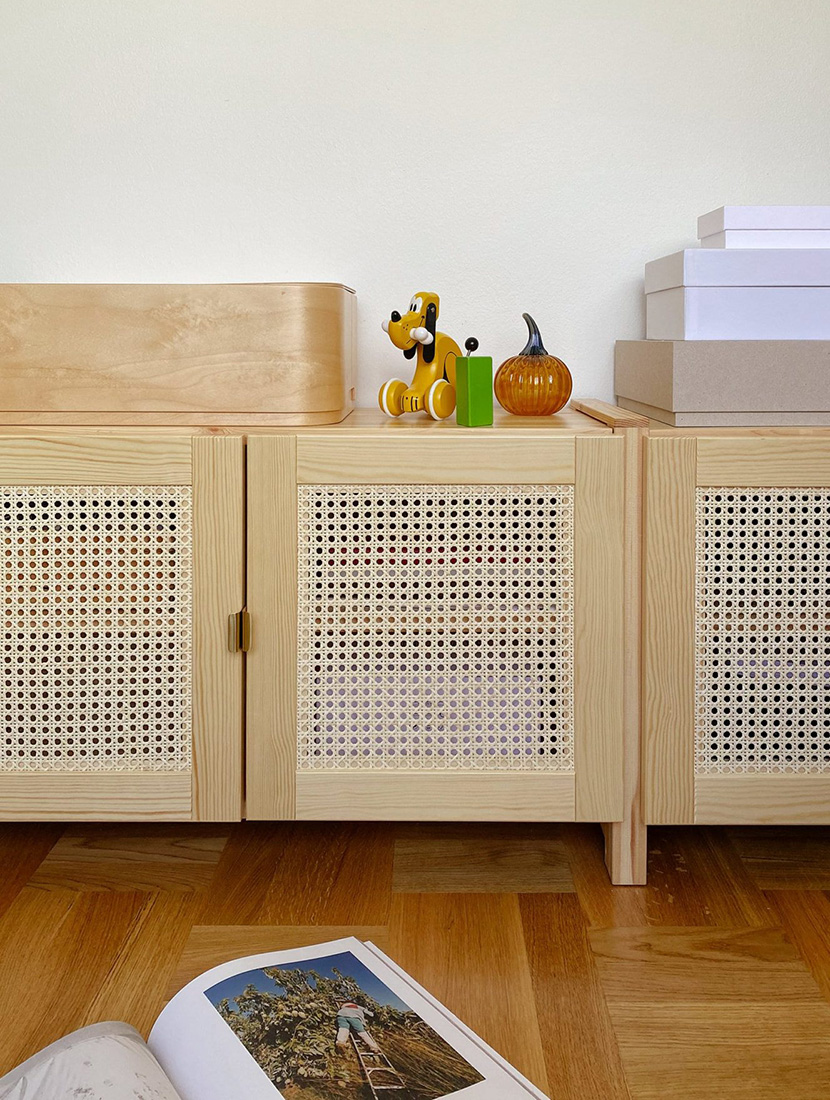 TV-taso rottinkiovilla, luonnonvärinen